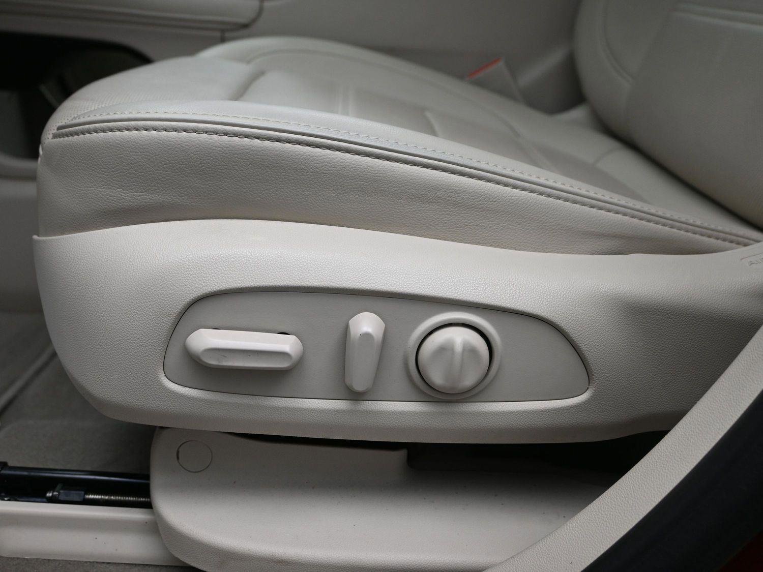 Used 2023 GMC Acadia Denali w/ Denali Ultimate Package image 25