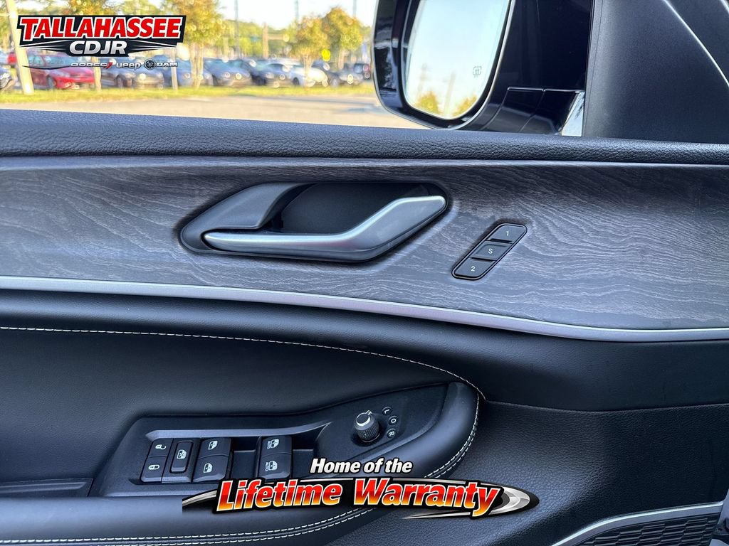 New 2026 Jeep Grand Cherokee L Limited AWD/4WD image 16