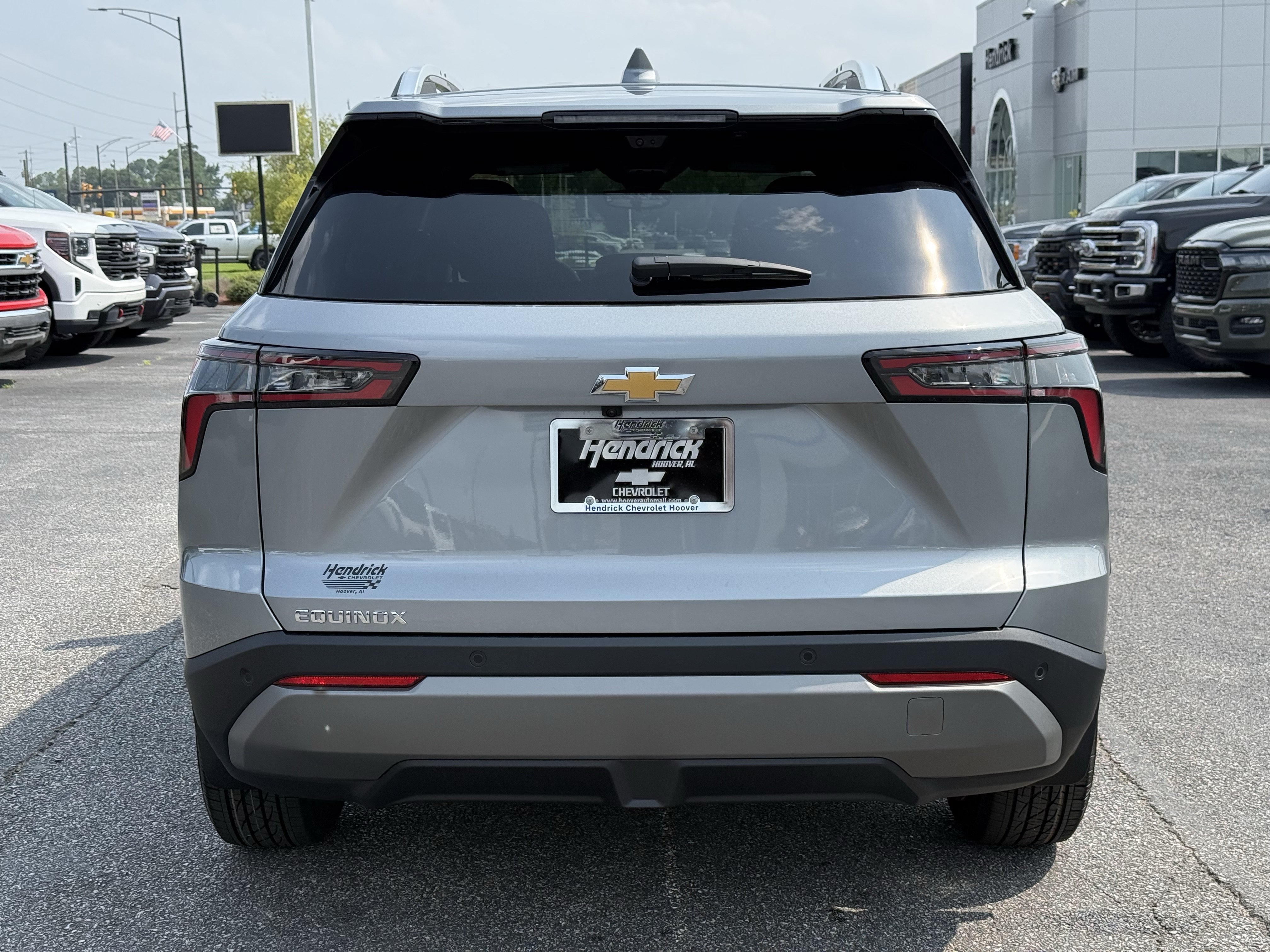New 2027 Chevrolet Equinox LT w/ Safety and Technology Package FWD image 9