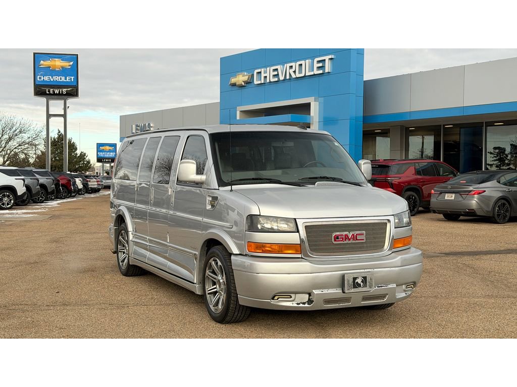Used 2017 GMC Savana 2500 image 2