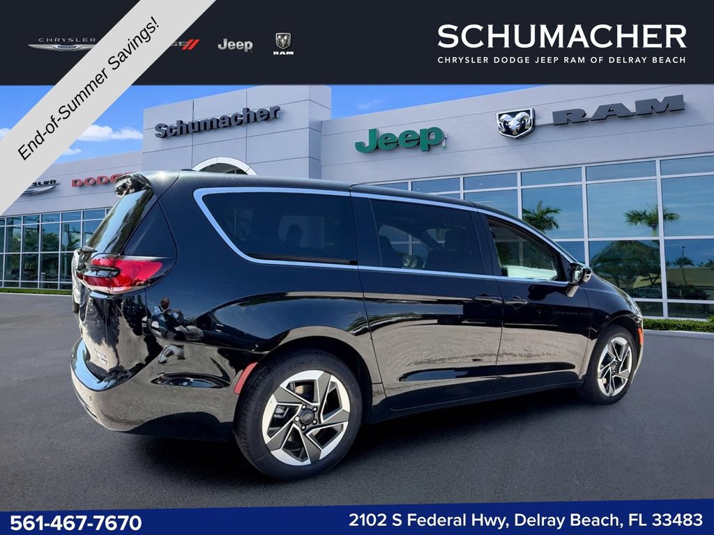 New 2027 Chrysler Pacifica Limited AWD/4WD image 7
