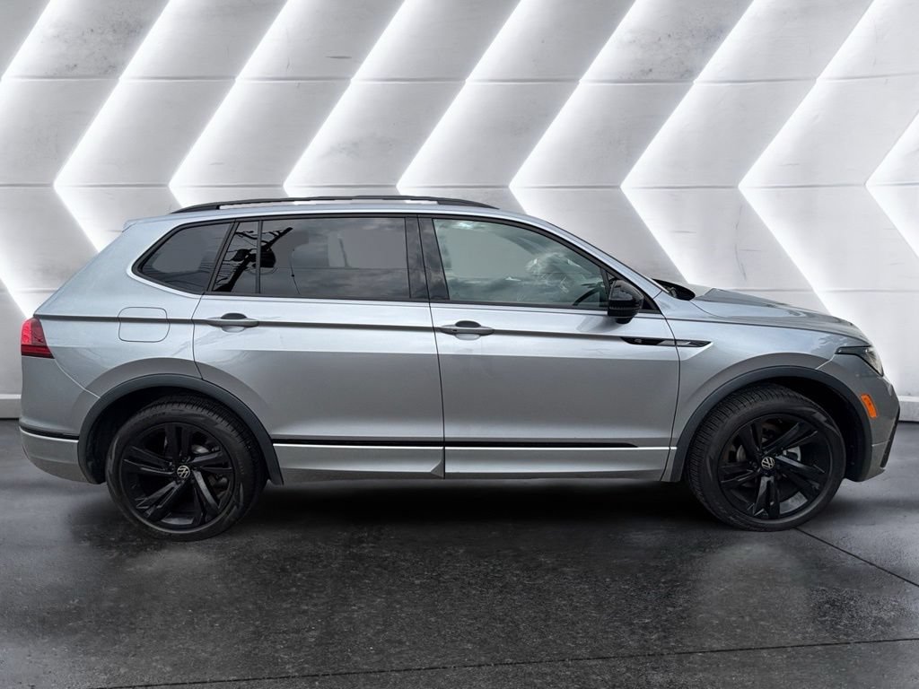 Used 2024 Volkswagen Tiguan SE R-Line AWD/4WD image 6