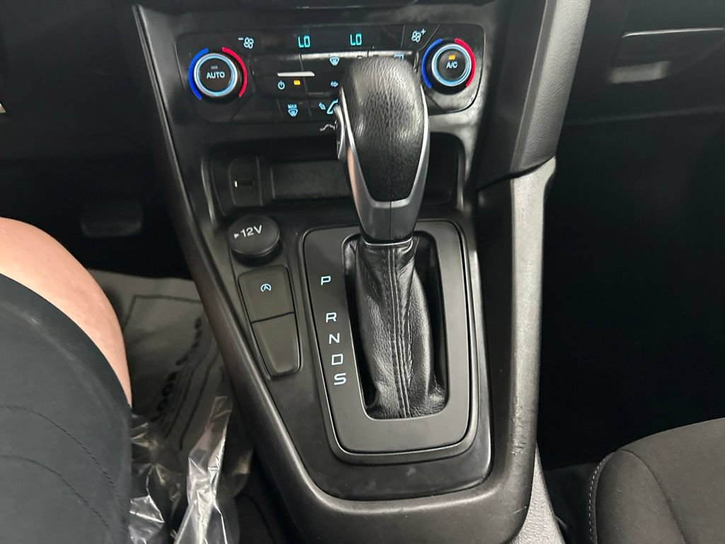 Used 2018 Ford Focus SE w/ SE Appearance Package FWD image 48