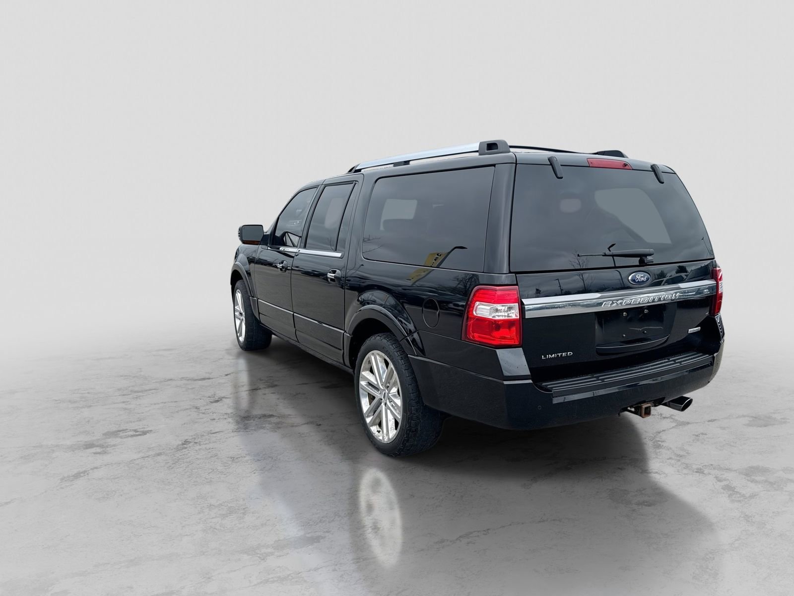 Used 2017 Ford Expedition EL Limited w/ Equipment Group 301A AWD/4WD image 5