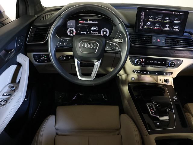 Used 2023 Audi Q5 2.0T Premium Plus w/ Premium Plus Package AWD/4WD image 3