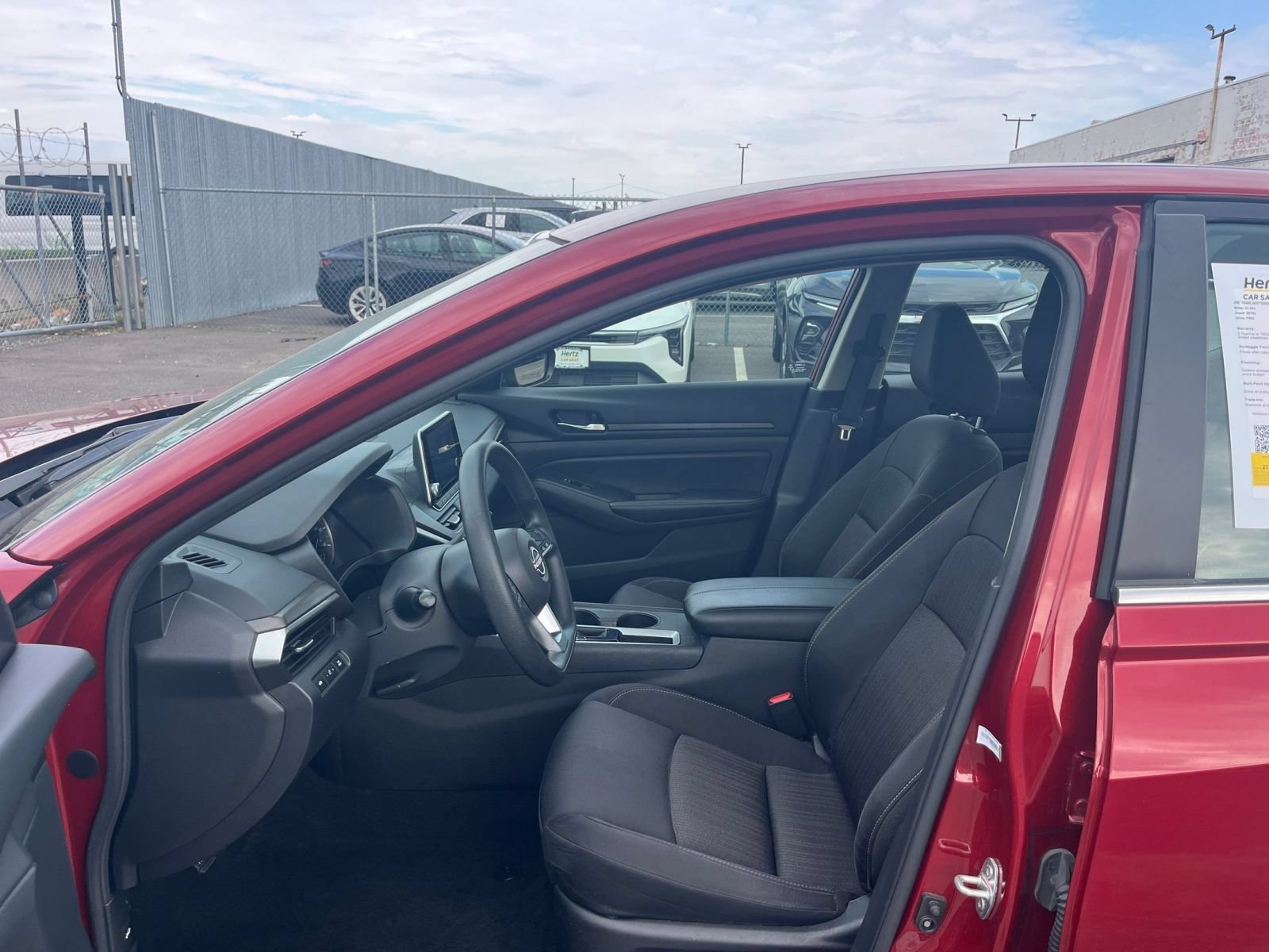 Used 2025 Nissan Altima 2.5 SV FWD image 27