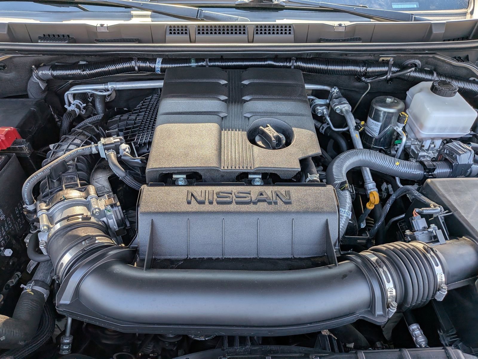 Used 2024 Nissan Frontier Pro-X image 10