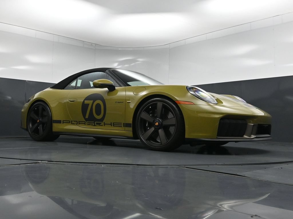 Certified 2026 Porsche 911 GTS RWD image 35