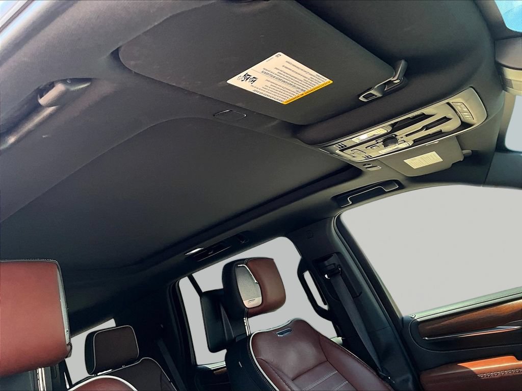 Used 2024 GMC Yukon Denali Ultimate AWD/4WD image 30