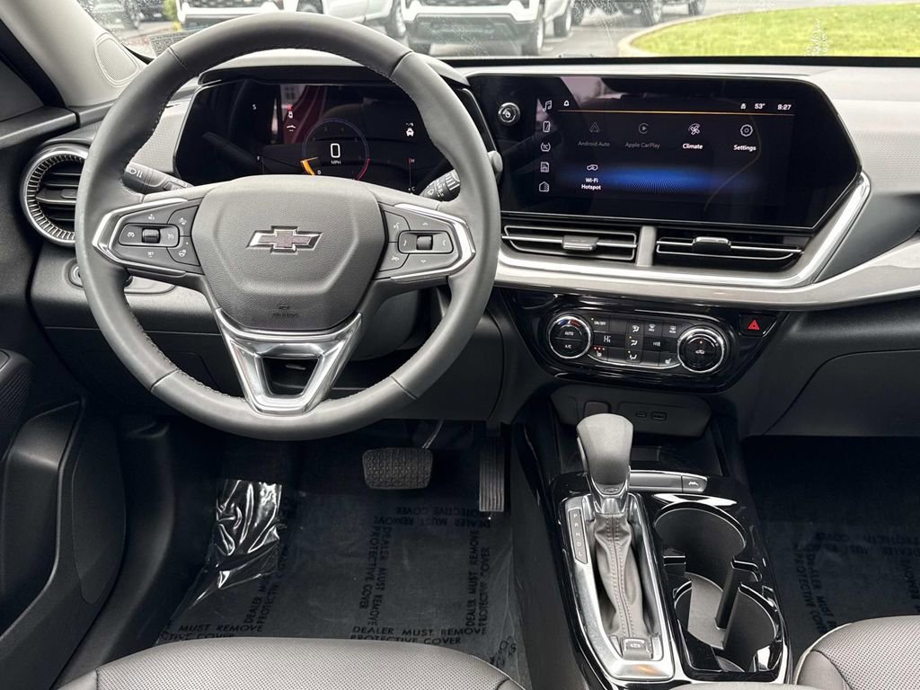 Used 2024 Chevrolet Trax ACTIV w/ Sunroof Package FWD image 3