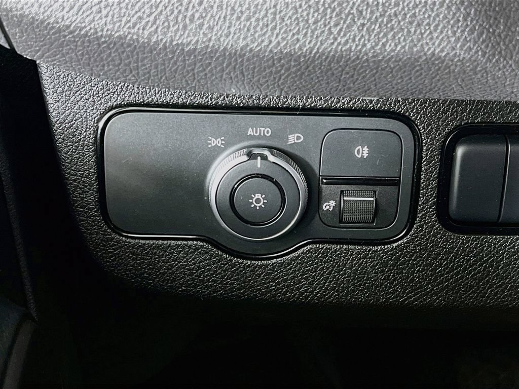 Used 2023 Mercedes-Benz Sprinter 2500 image 32
