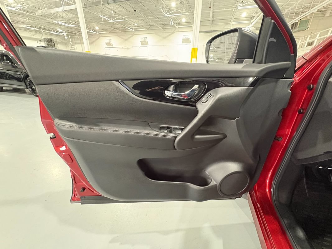Used 2019 Nissan Rogue Sport SV AWD/4WD image 31