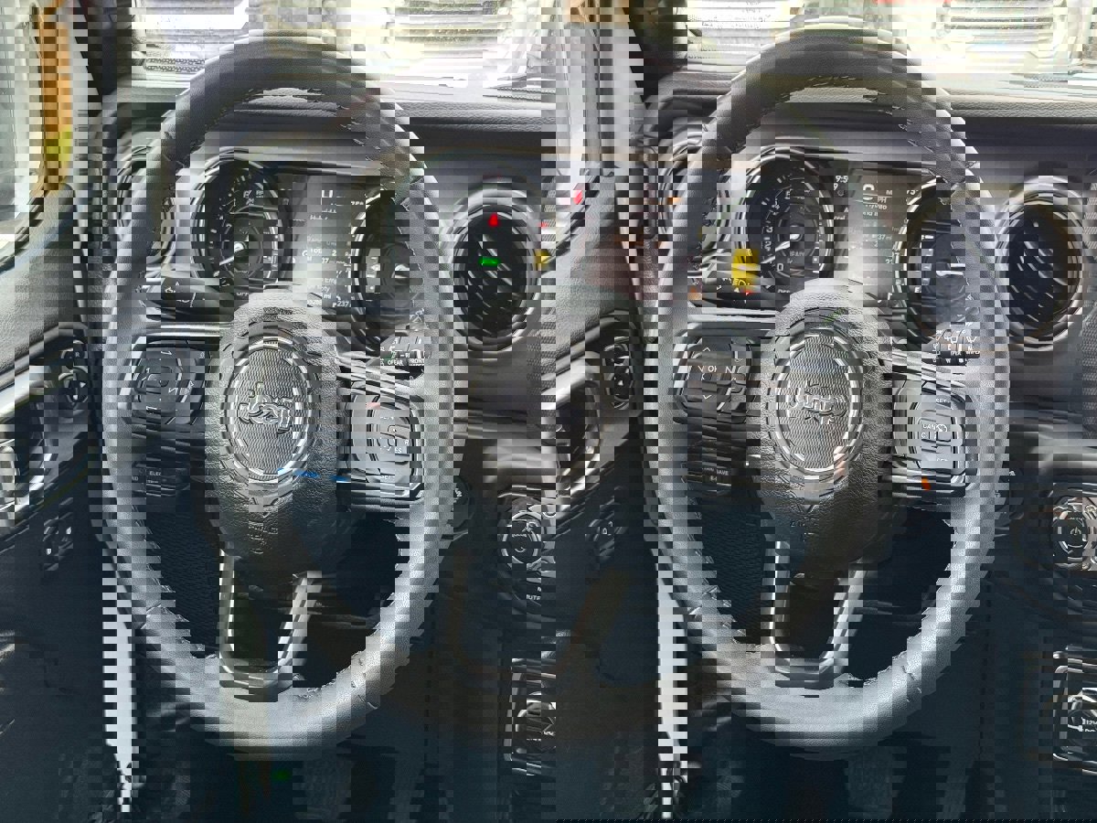 Used 2023 Jeep Wrangler Unlimited image 28