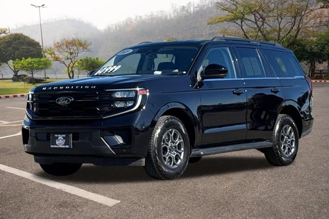 Used 2025 Ford Expedition Active AWD/4WD image 8
