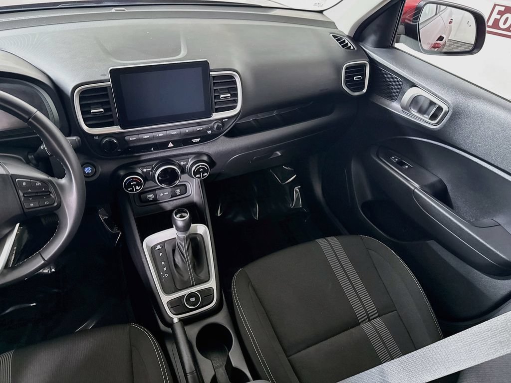 Certified 2024 Hyundai Venue SEL FWD image 27
