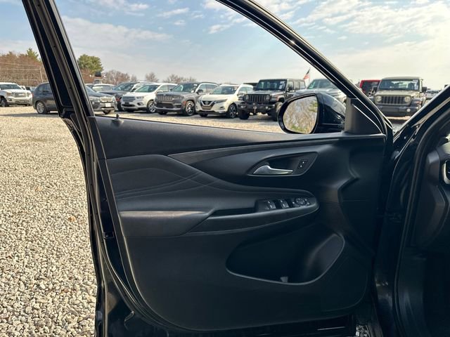Used 2025 Buick Envista Sport Touring image 20