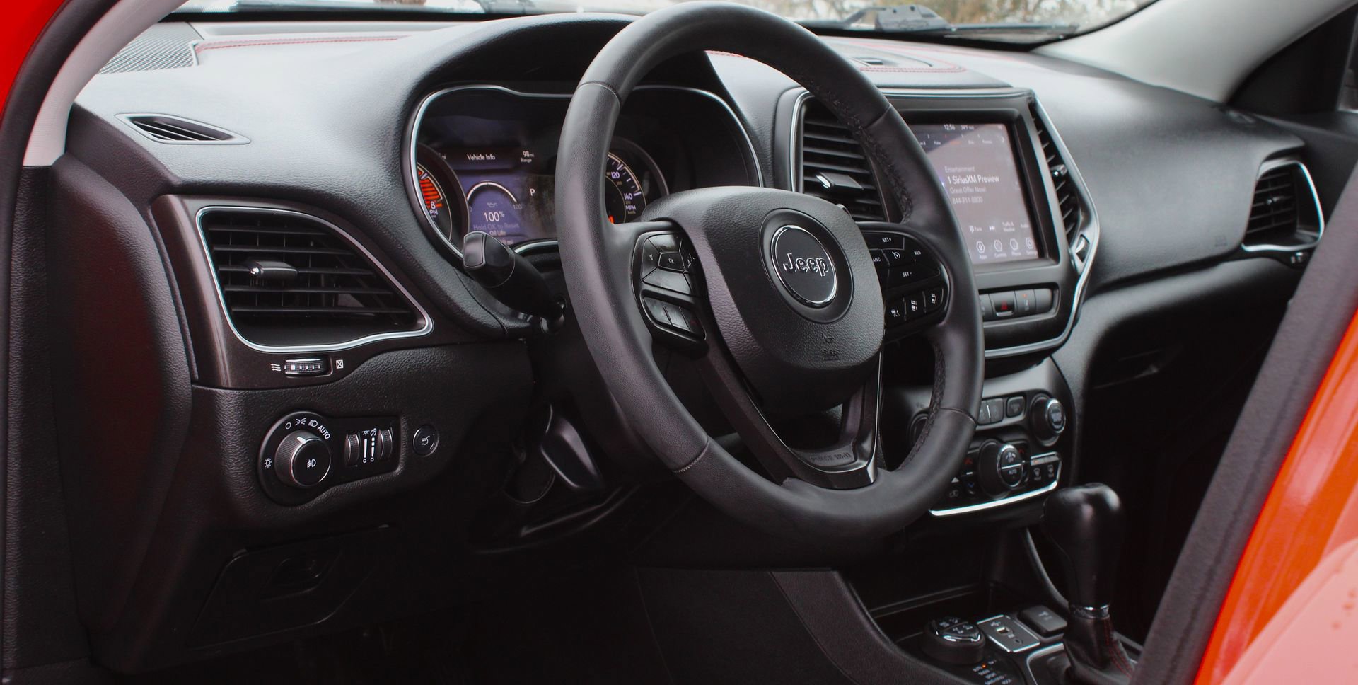 Used 2021 Jeep Cherokee Trailhawk w/ Technology Group image 17