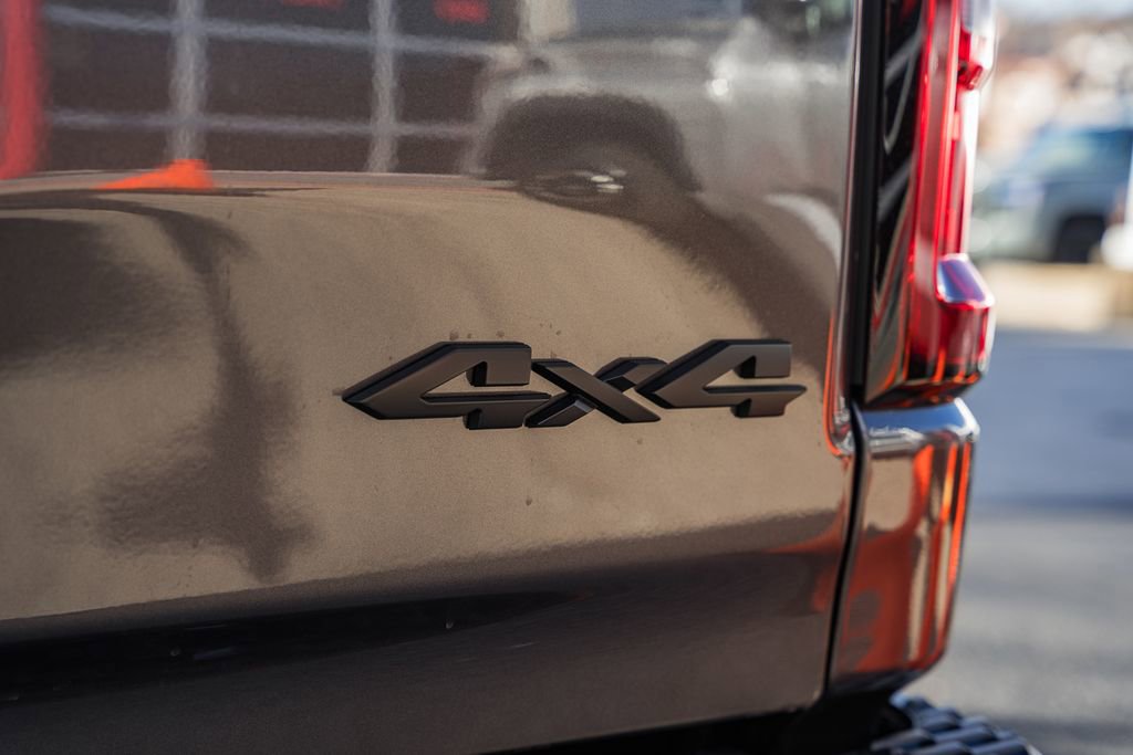 New 2026 RAM 1500 4x4 Crew Cab image 10