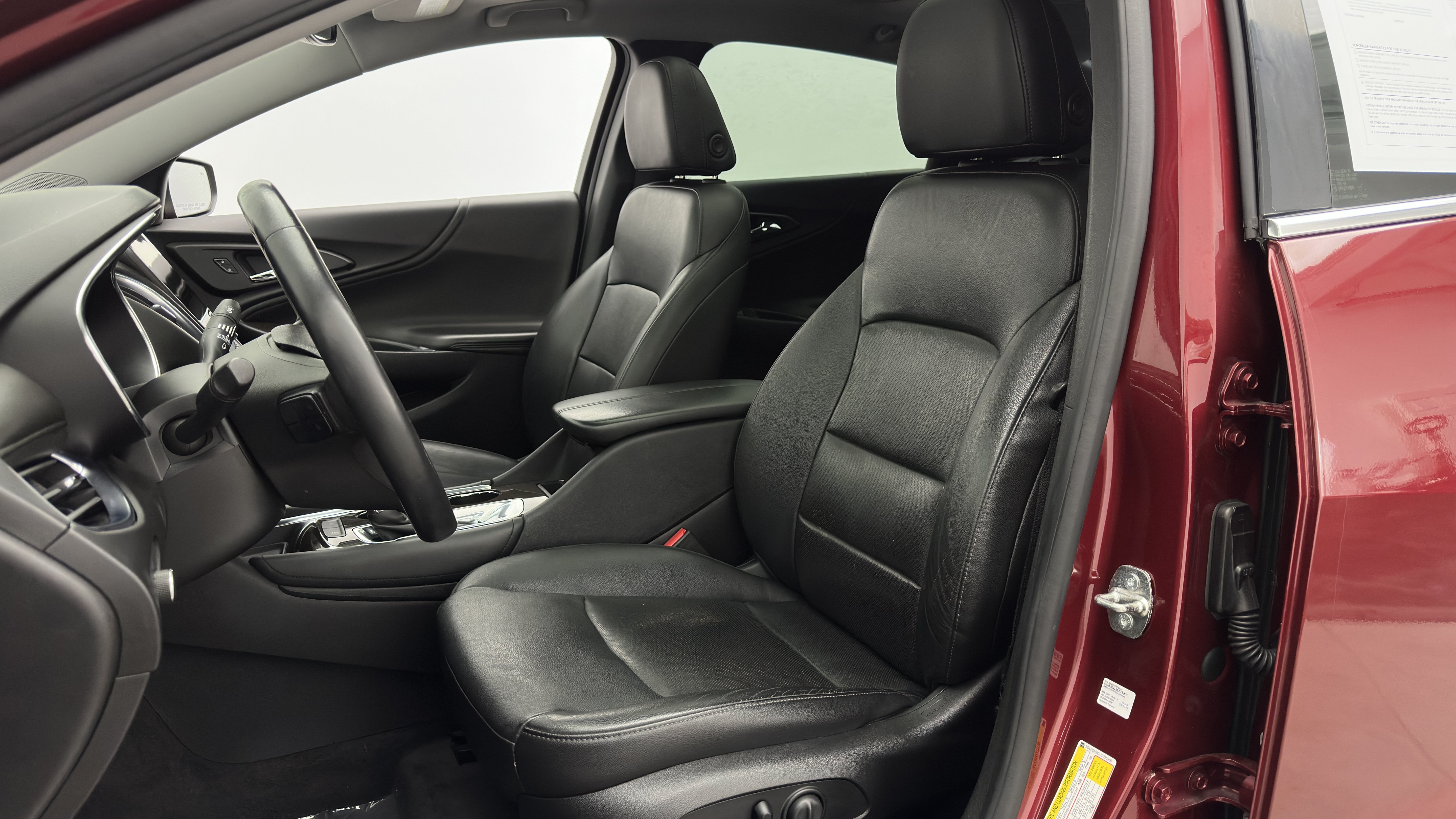 Used 2018 Chevrolet Malibu Premier w/ Premier Sun and Wheel Package FWD image 17
