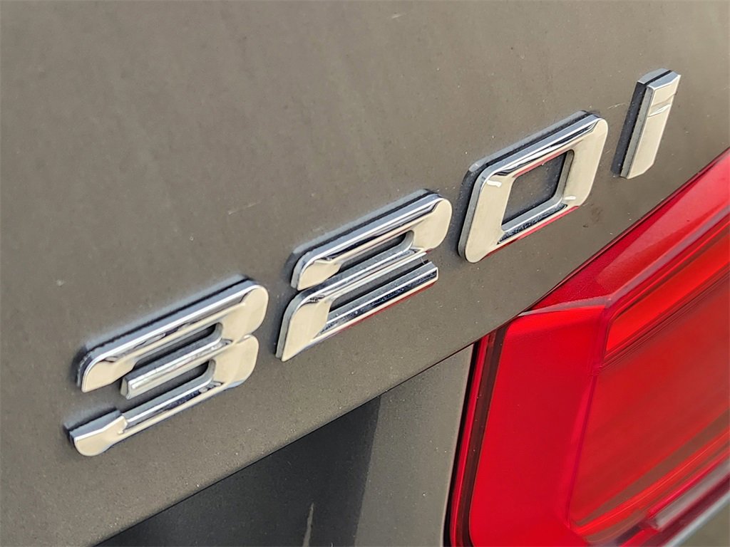 Used 2016 BMW 320i Sedan image 12