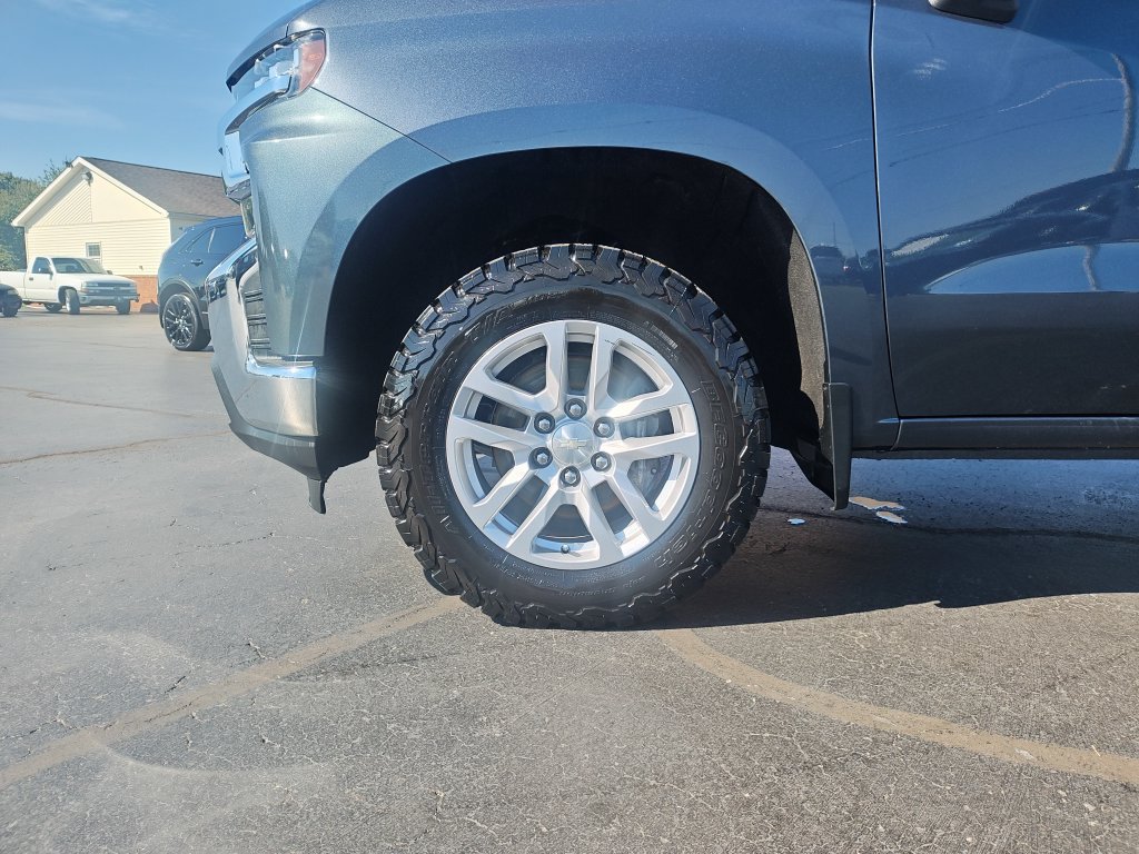 Used 2022 Chevrolet Silverado 1500 LT AWD/4WD image 10