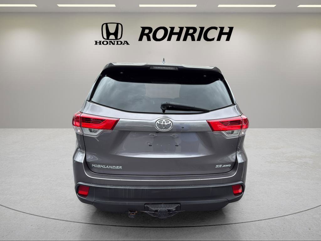 Used 2017 Toyota Highlander SE AWD/4WD image 7