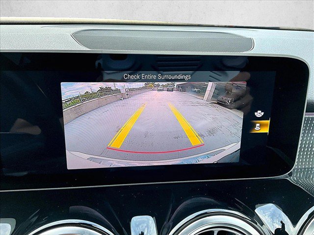 Used 2020 Mercedes-Benz GLB 250 image 23