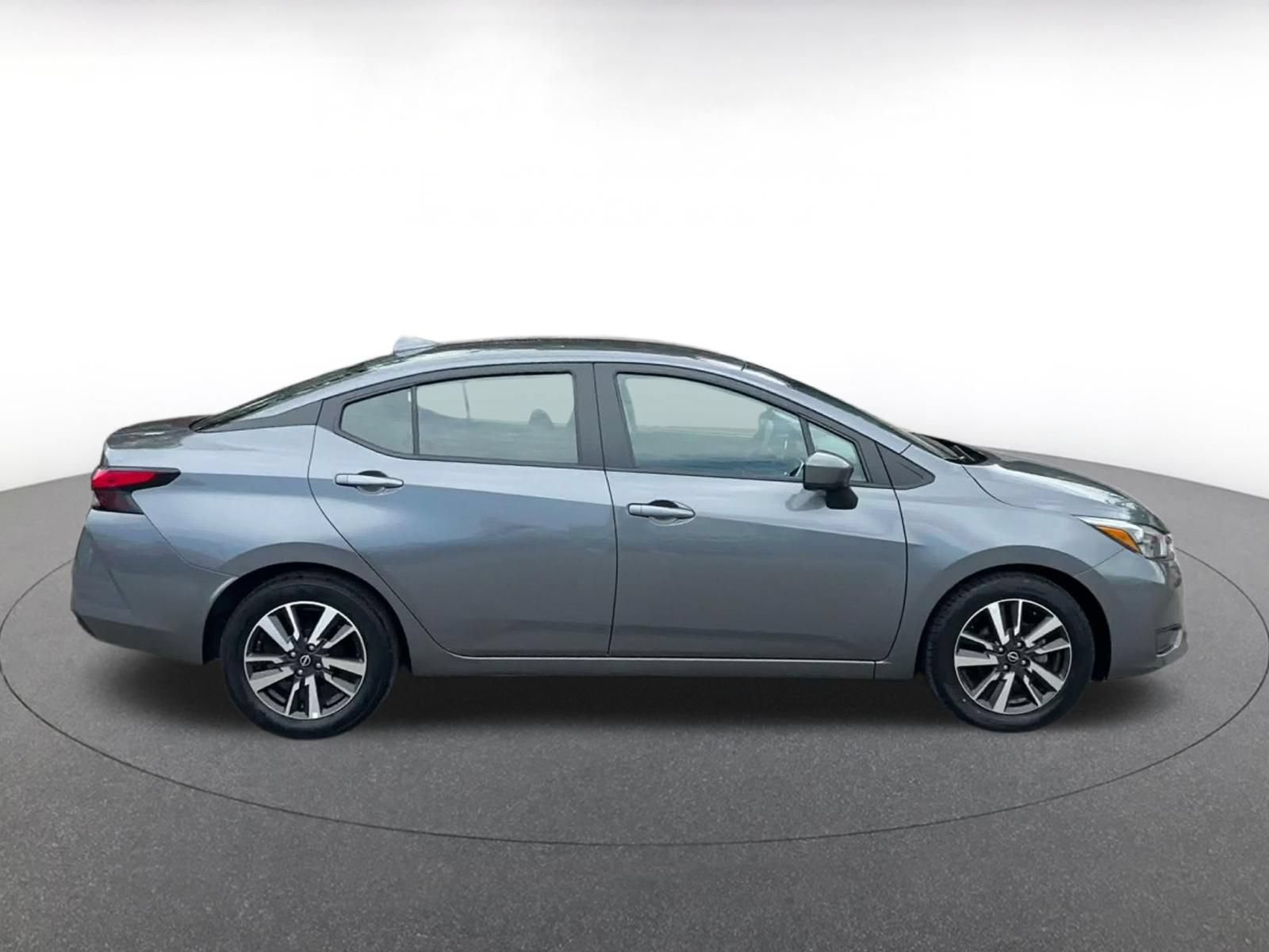 Used 2025 Nissan Versa SV FWD image 15