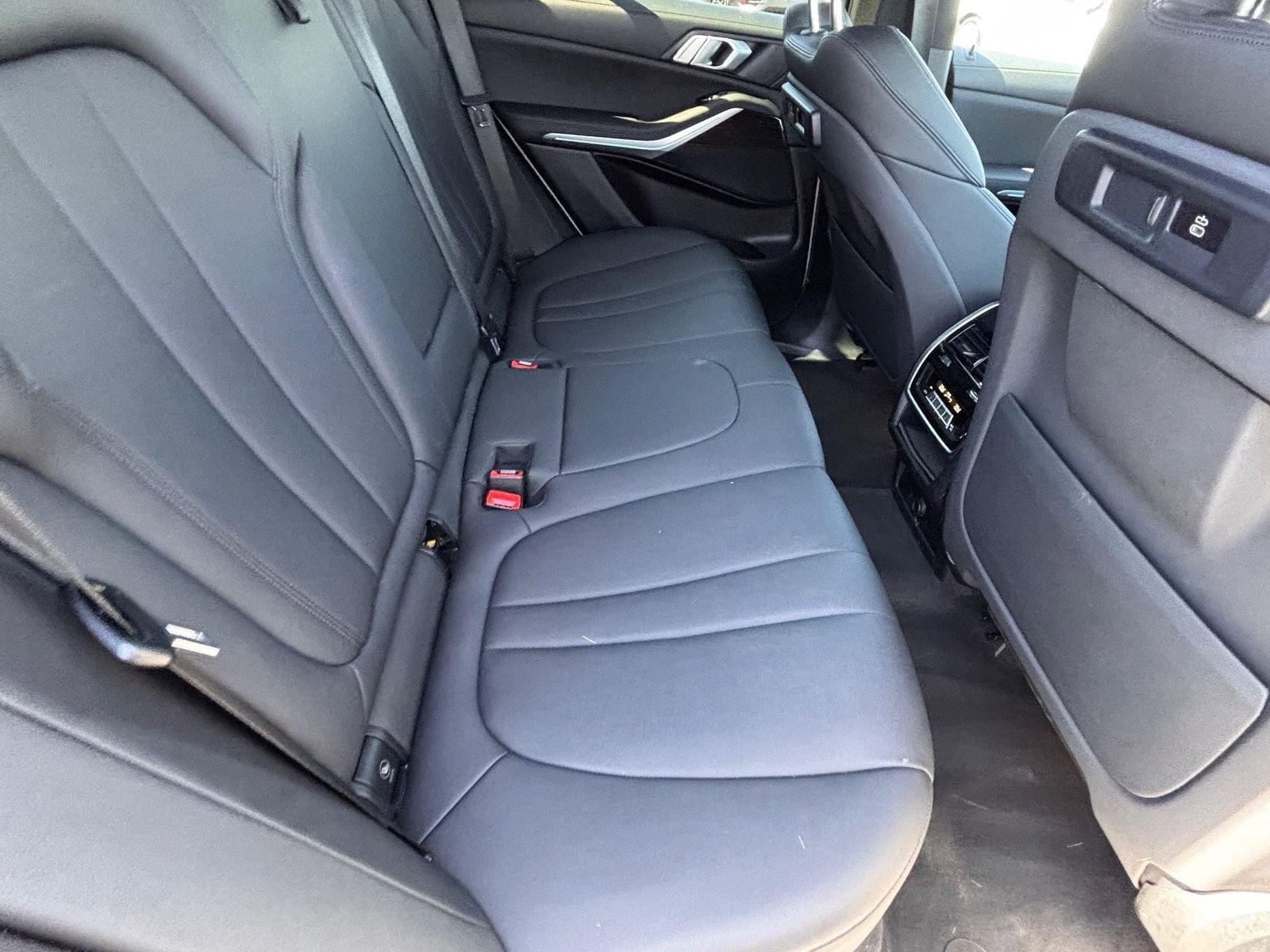 Used 2019 BMW X5 xDrive40i w/ Convenience Package AWD/4WD image 15