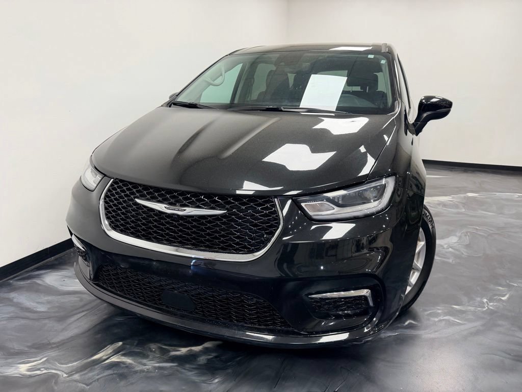 Used 2023 Chrysler Pacifica Touring-L FWD image 21