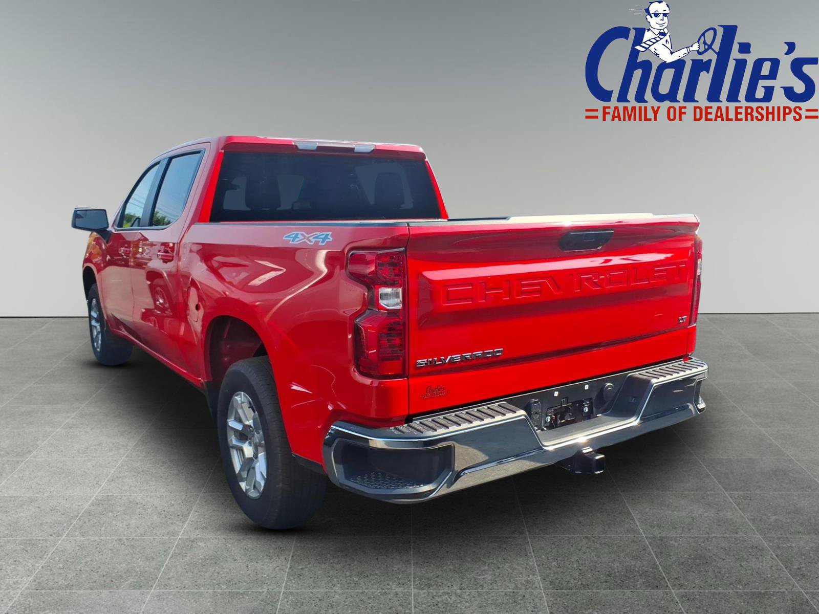 Used 2024 Chevrolet Silverado 1500 LT AWD/4WD image 5