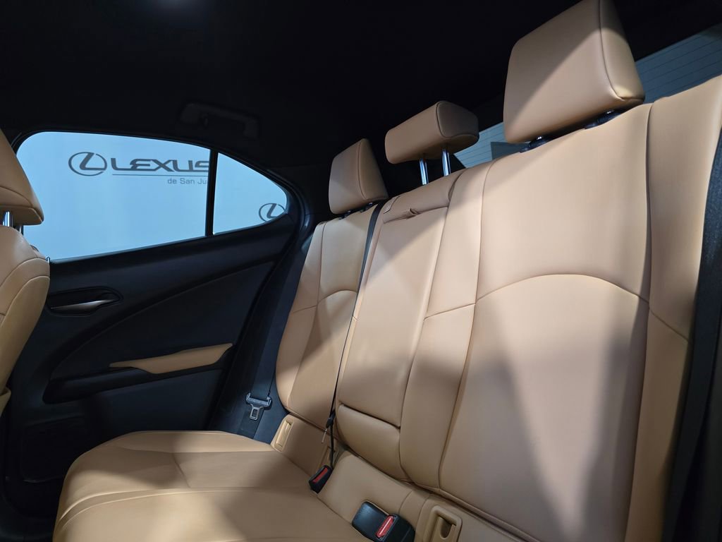 Used 2023 Lexus UX 250h FWD image 27