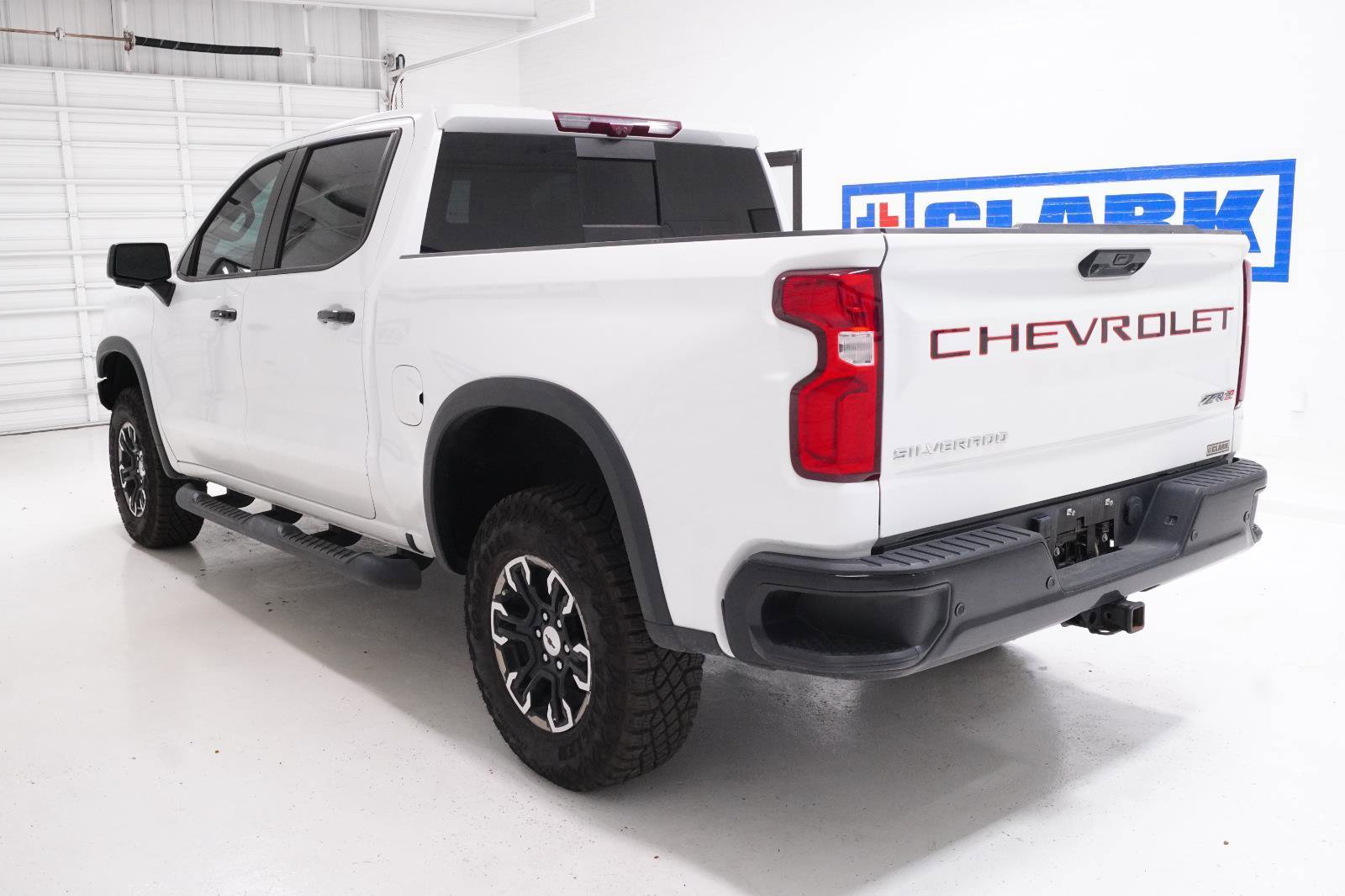 Used 2024 Chevrolet Silverado 1500 ZR2 w/ Technology Package AWD/4WD image 7
