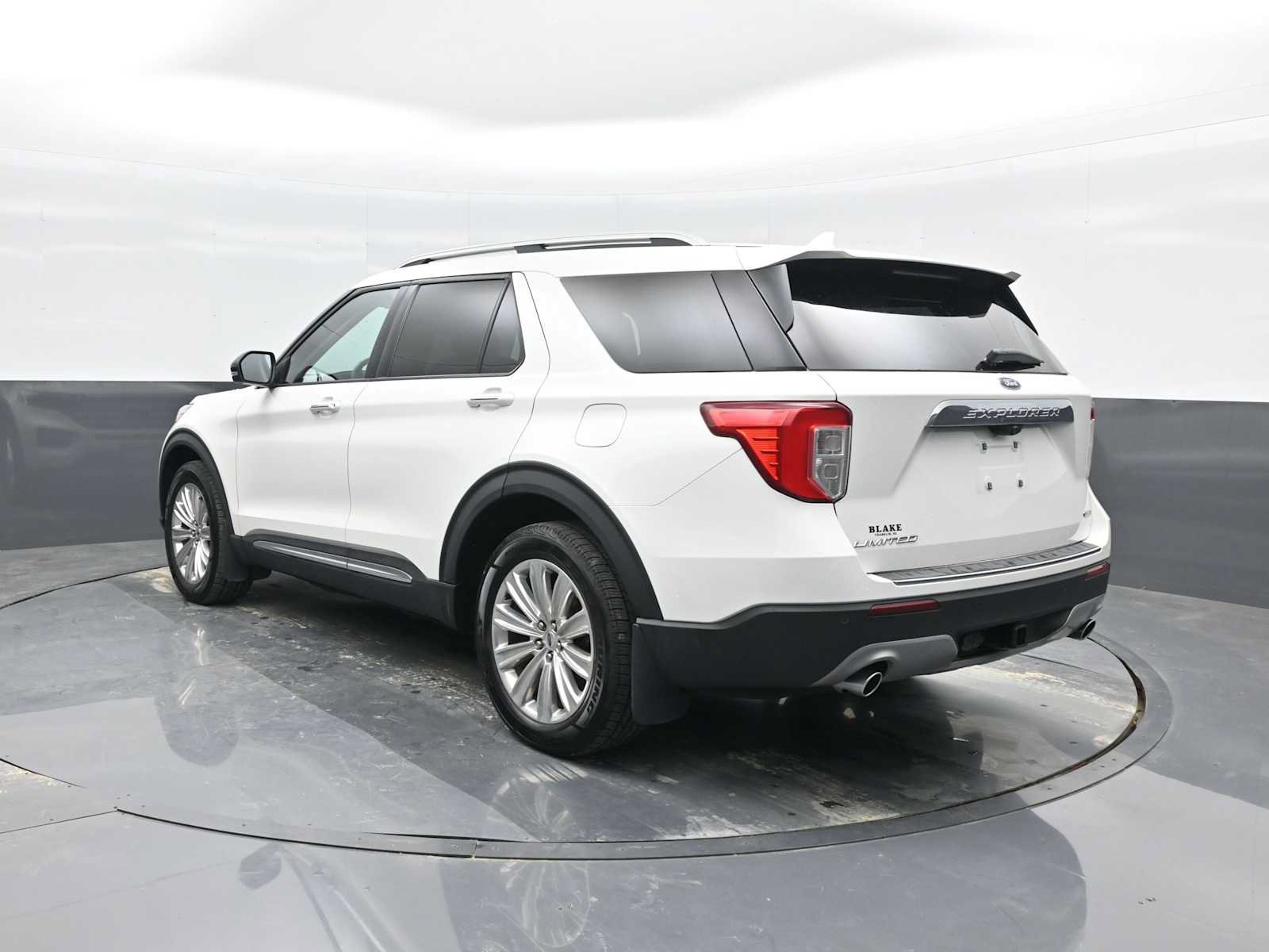Used 2020 Ford Explorer Limited w/ Class III Trailer Tow Package AWD/4WD image 5