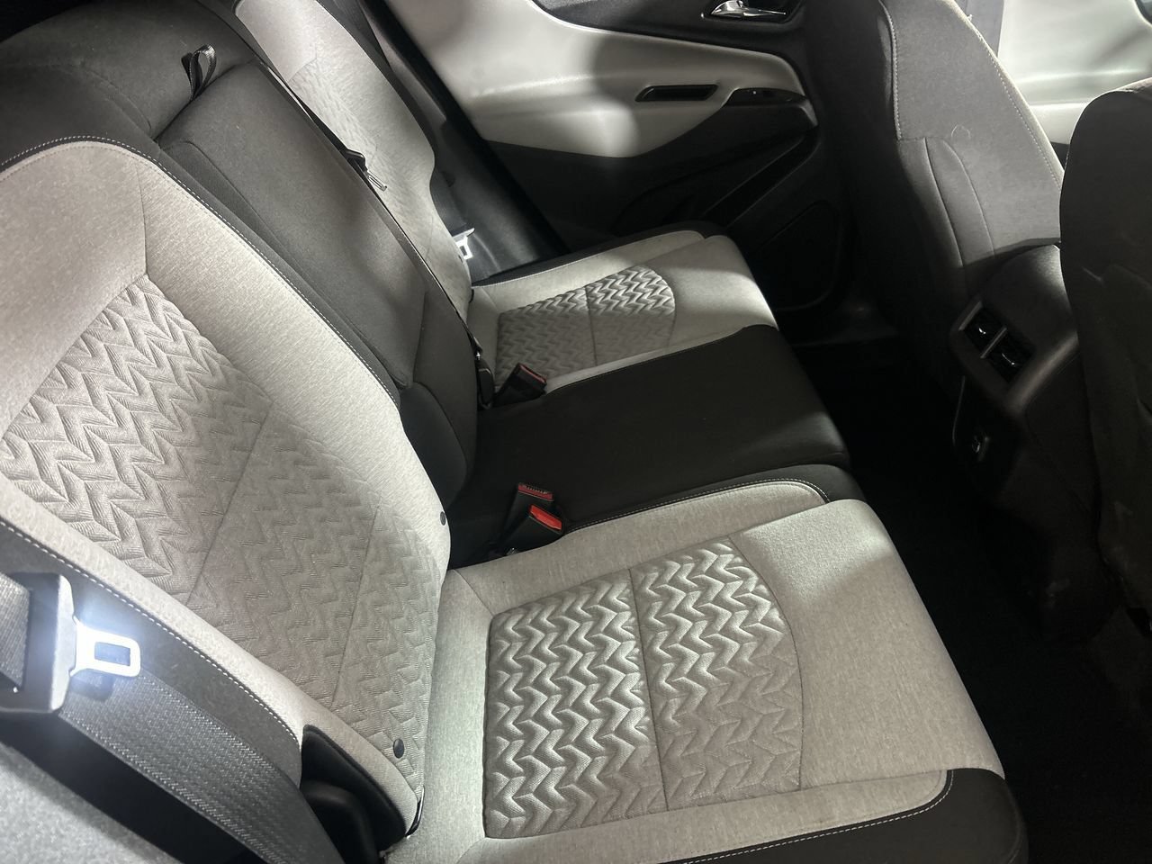 Used 2024 Chevrolet Equinox LS w/ LS Convenience Package FWD image 24