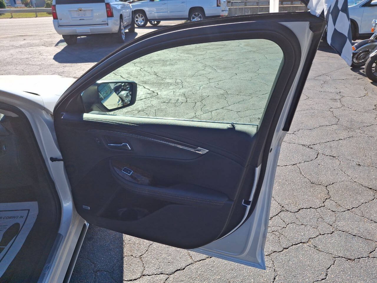 Used 2014 Chevrolet Impala LTZ FWD image 23
