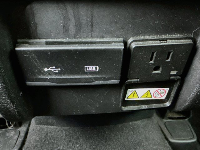 Used 2020 Jeep Cherokee Limited FWD image 28