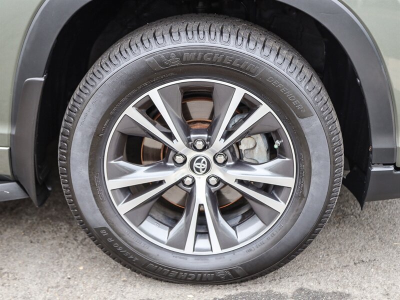 Used 2017 Toyota Highlander LE AWD/4WD image 12