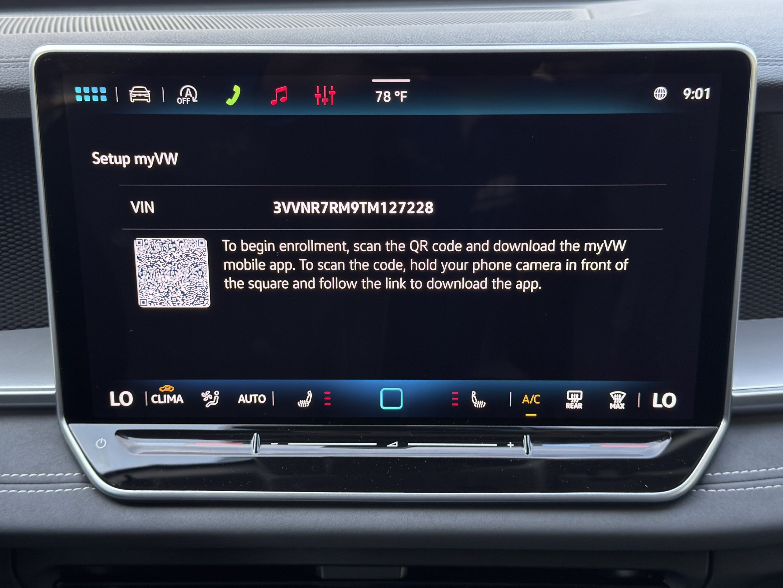 New 2026 Volkswagen Tiguan SE FWD image 13