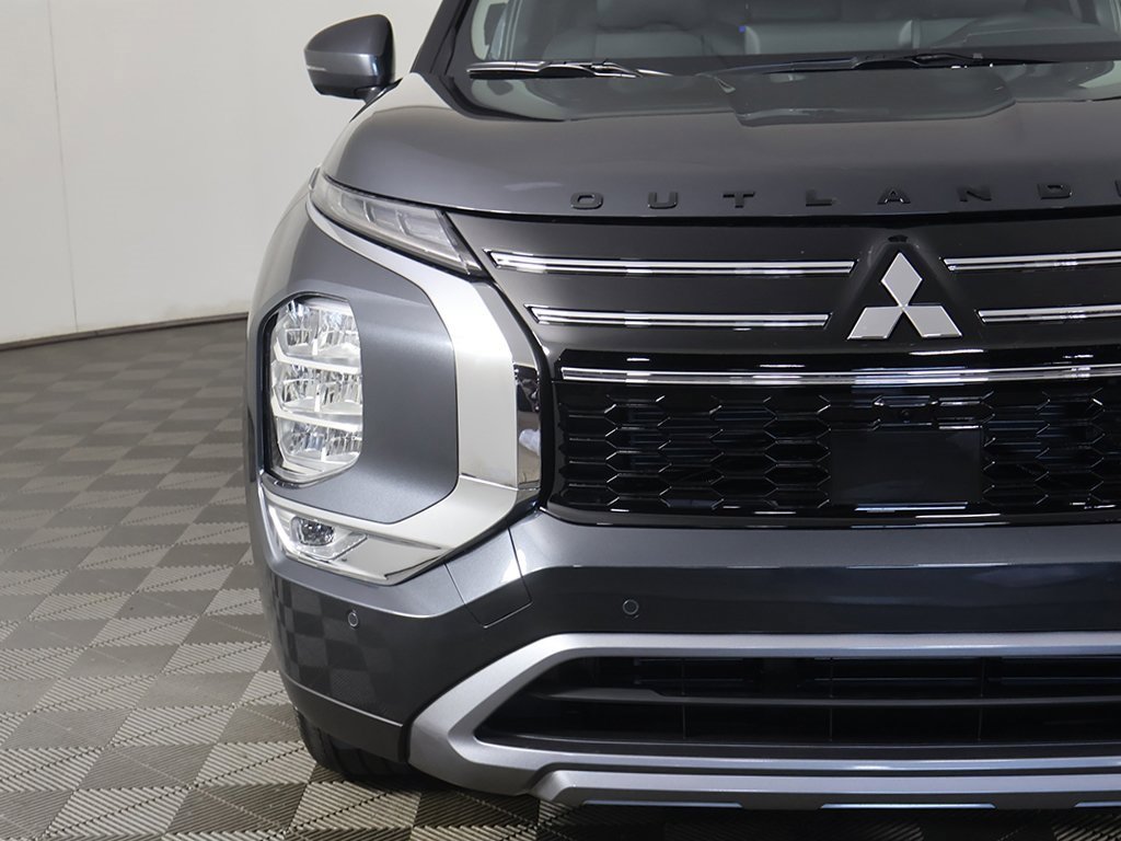 New 2025 Mitsubishi Outlander SE image 15