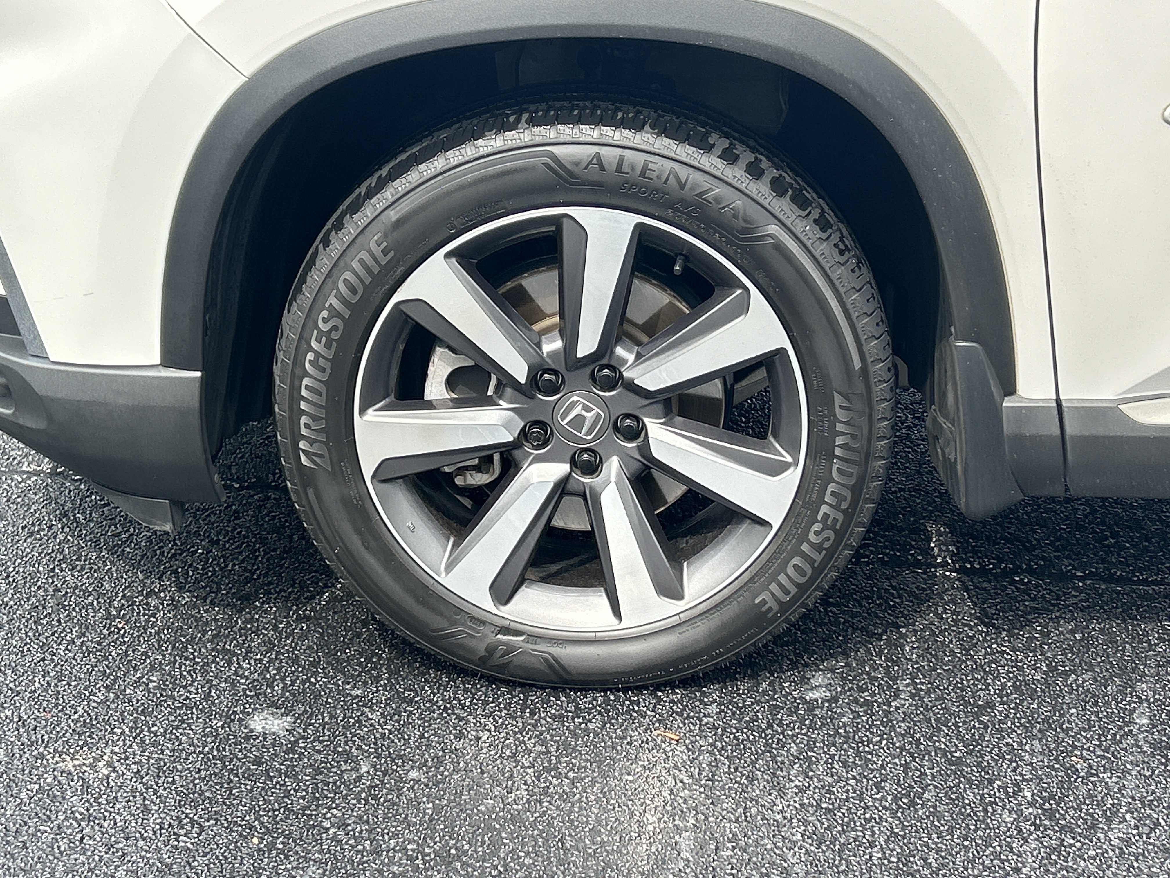 Used 2025 Honda Pilot Elite image 32