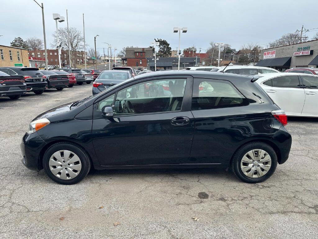Used 2012 Toyota Yaris L image 5