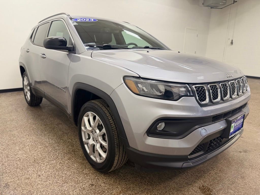Used 2023 Jeep Compass Latitude w/ Sun and Sound Group image 8