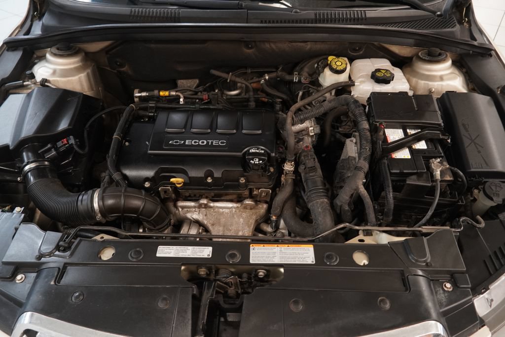 Used 2015 Chevrolet Cruze LT FWD image 37