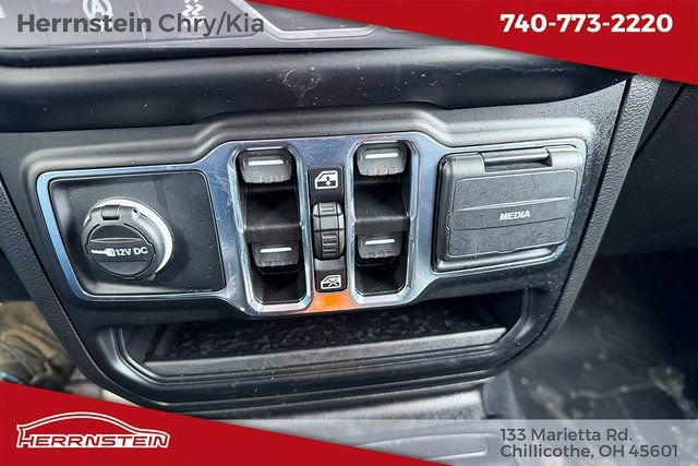 Used 2023 Jeep Gladiator Overland image 17