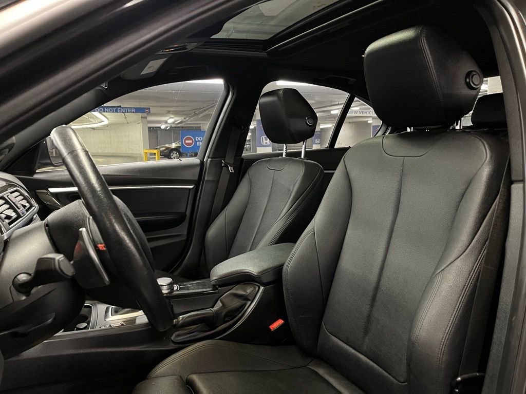 Used 2018 BMW 330i Sedan image 19
