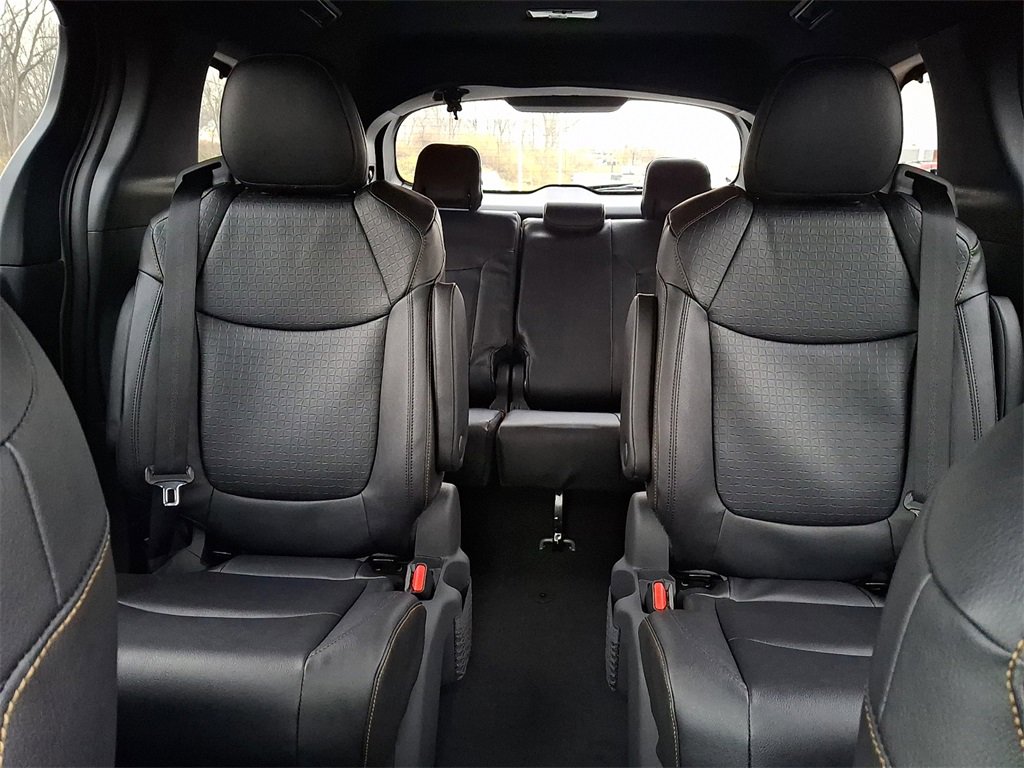 New 2026 Toyota Sienna XLE Woodland Edition image 13
