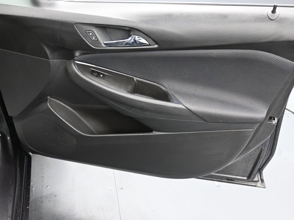 Used 2016 Chevrolet Cruze LT w/ Convenience Package image 18