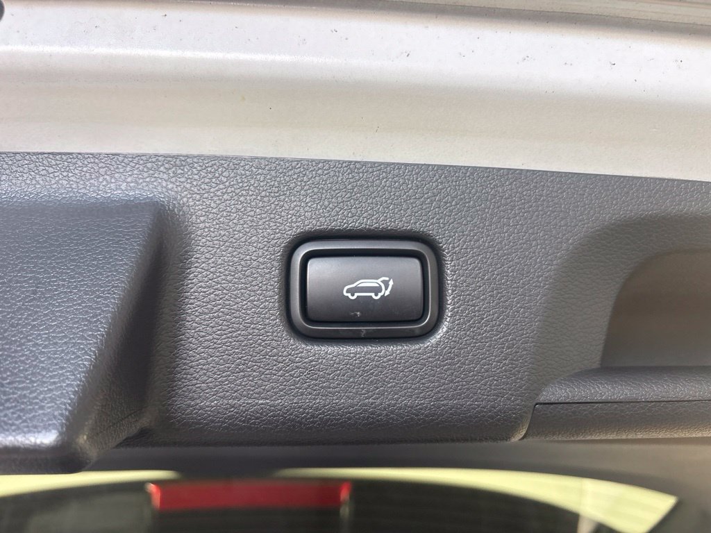 Used 2025 Hyundai Palisade SEL FWD image 16
