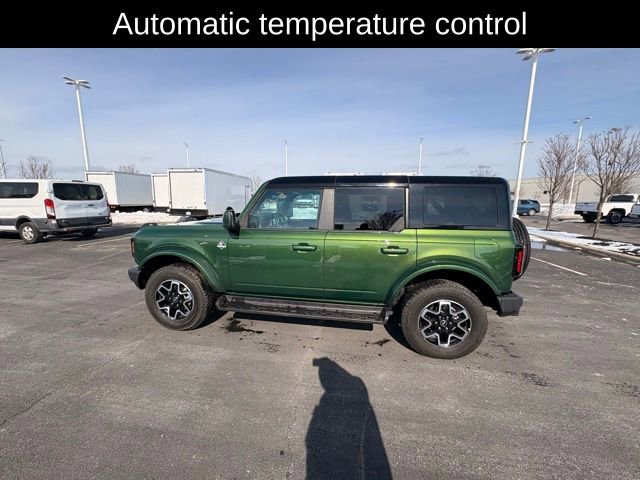 Used 2025 Ford Bronco Outer Banks image 9